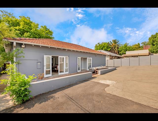 329M² BUSINESS FOR SALE IN GREENSIDE